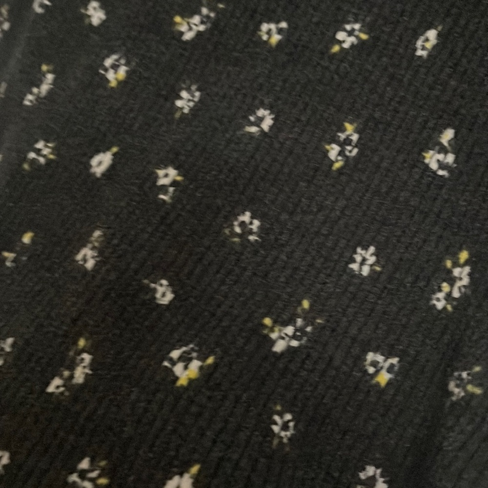 Patterned top - Picture 2 of 3